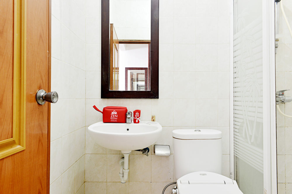 Zen Rooms Kuningan Tiong Jakarta Bagian luar foto