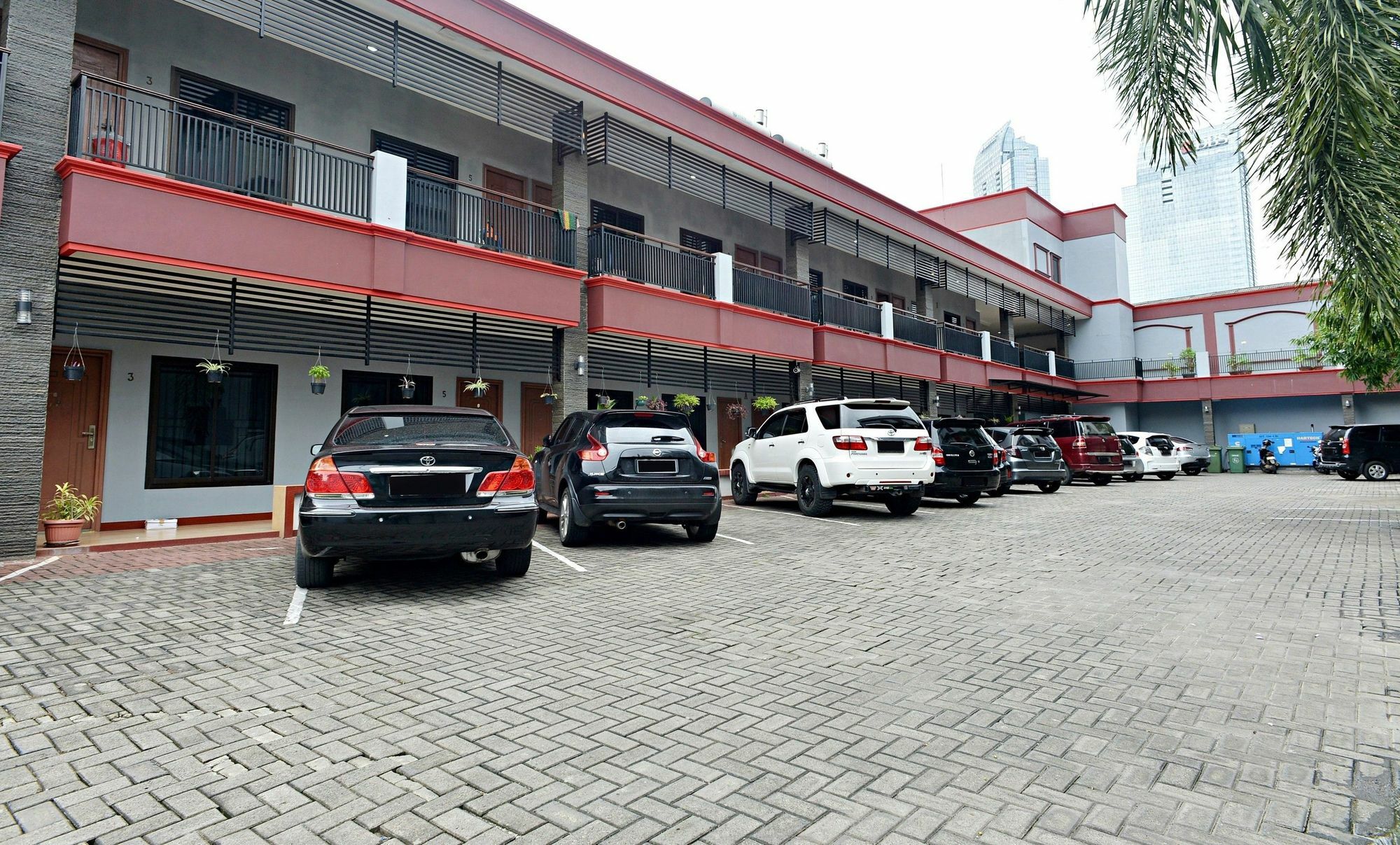 Zen Rooms Kuningan Tiong Jakarta Bagian luar foto