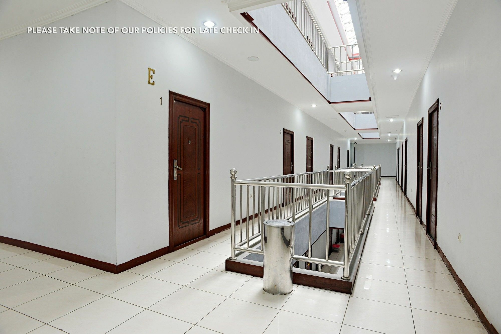 Zen Rooms Kuningan Tiong Jakarta Bagian luar foto