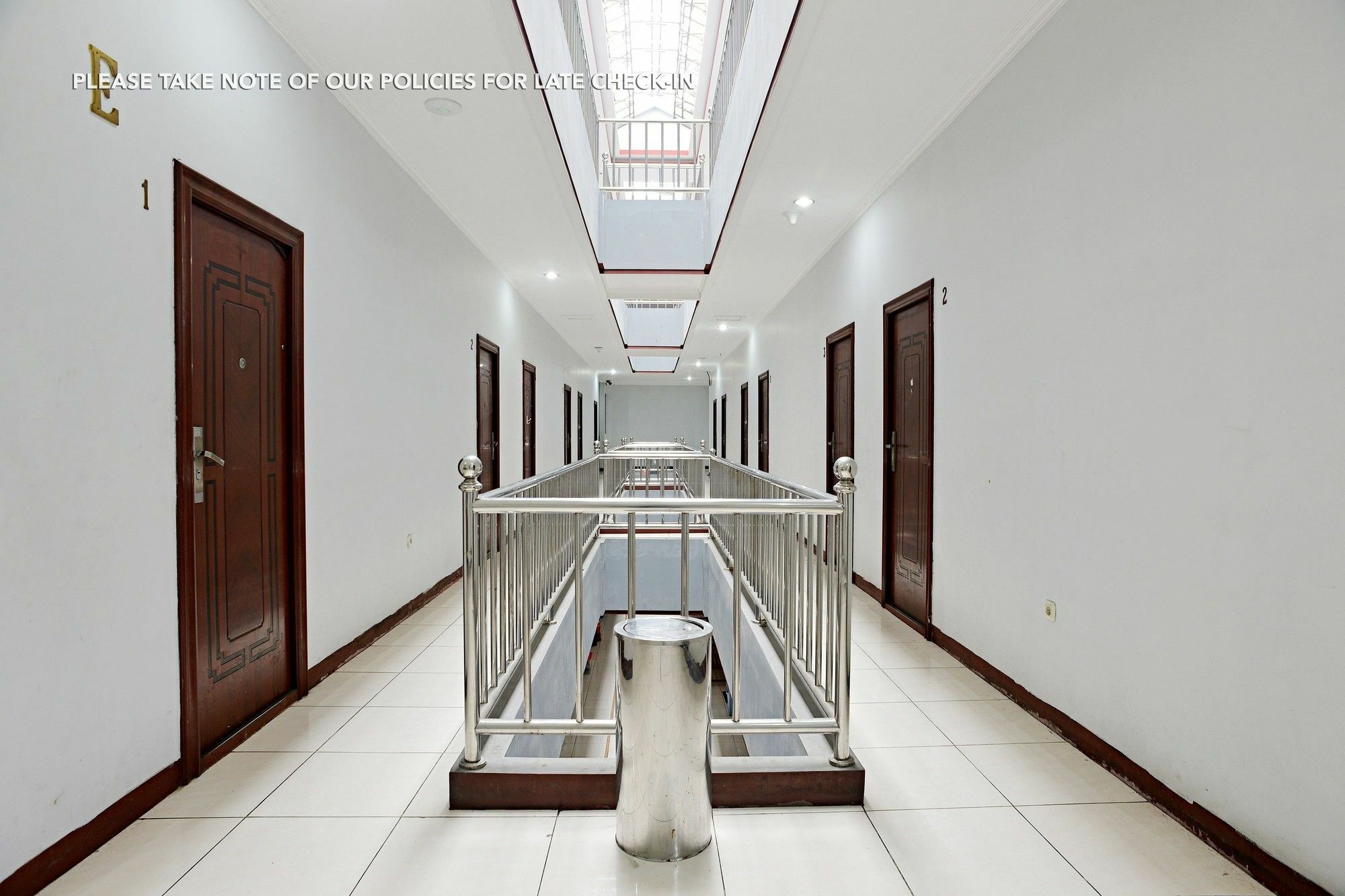 Zen Rooms Kuningan Tiong Jakarta Bagian luar foto