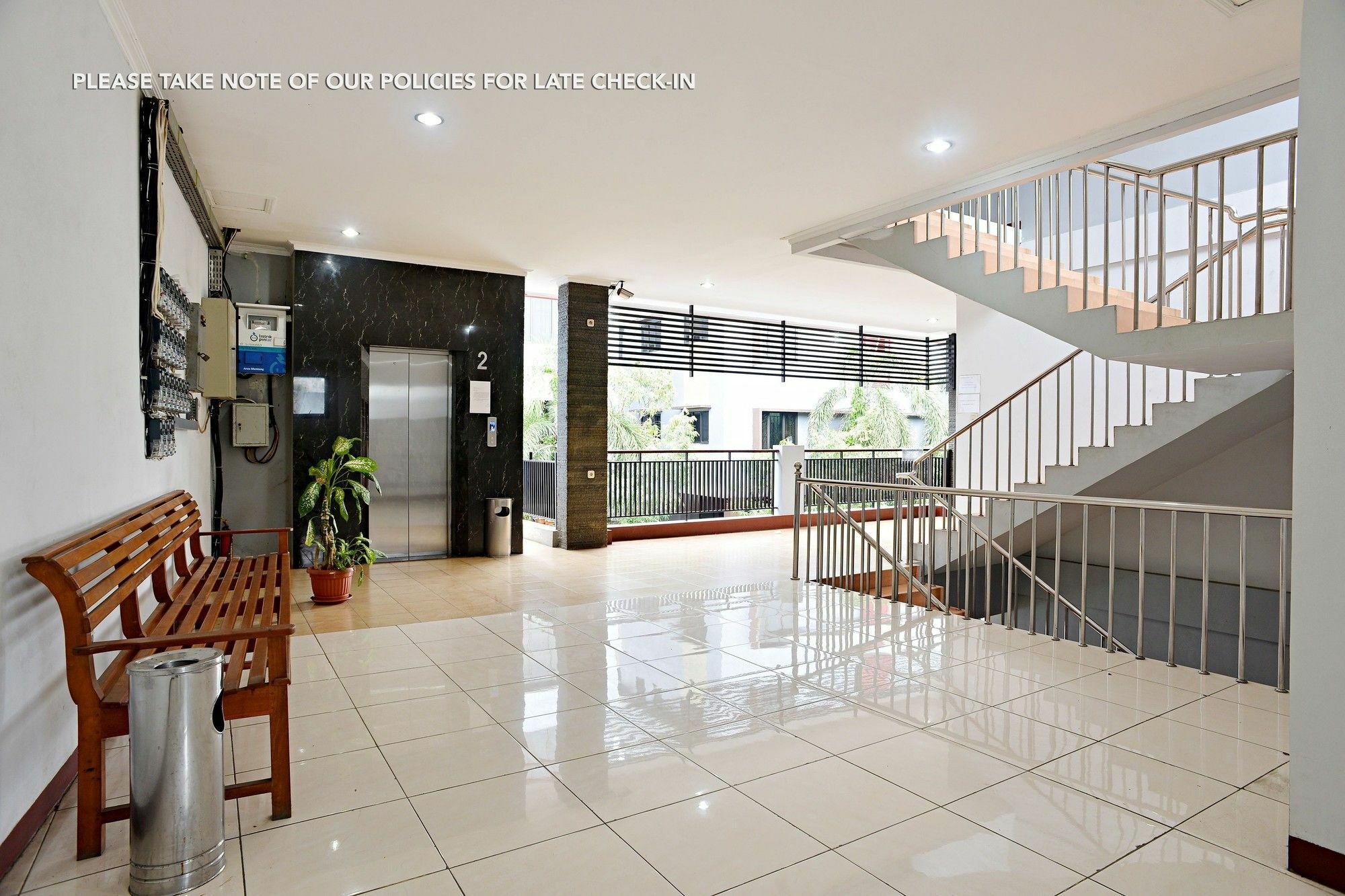 Zen Rooms Kuningan Tiong Jakarta Bagian luar foto
