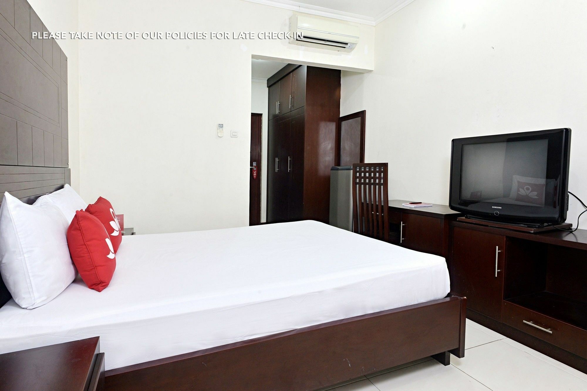 Zen Rooms Kuningan Tiong Jakarta Bagian luar foto