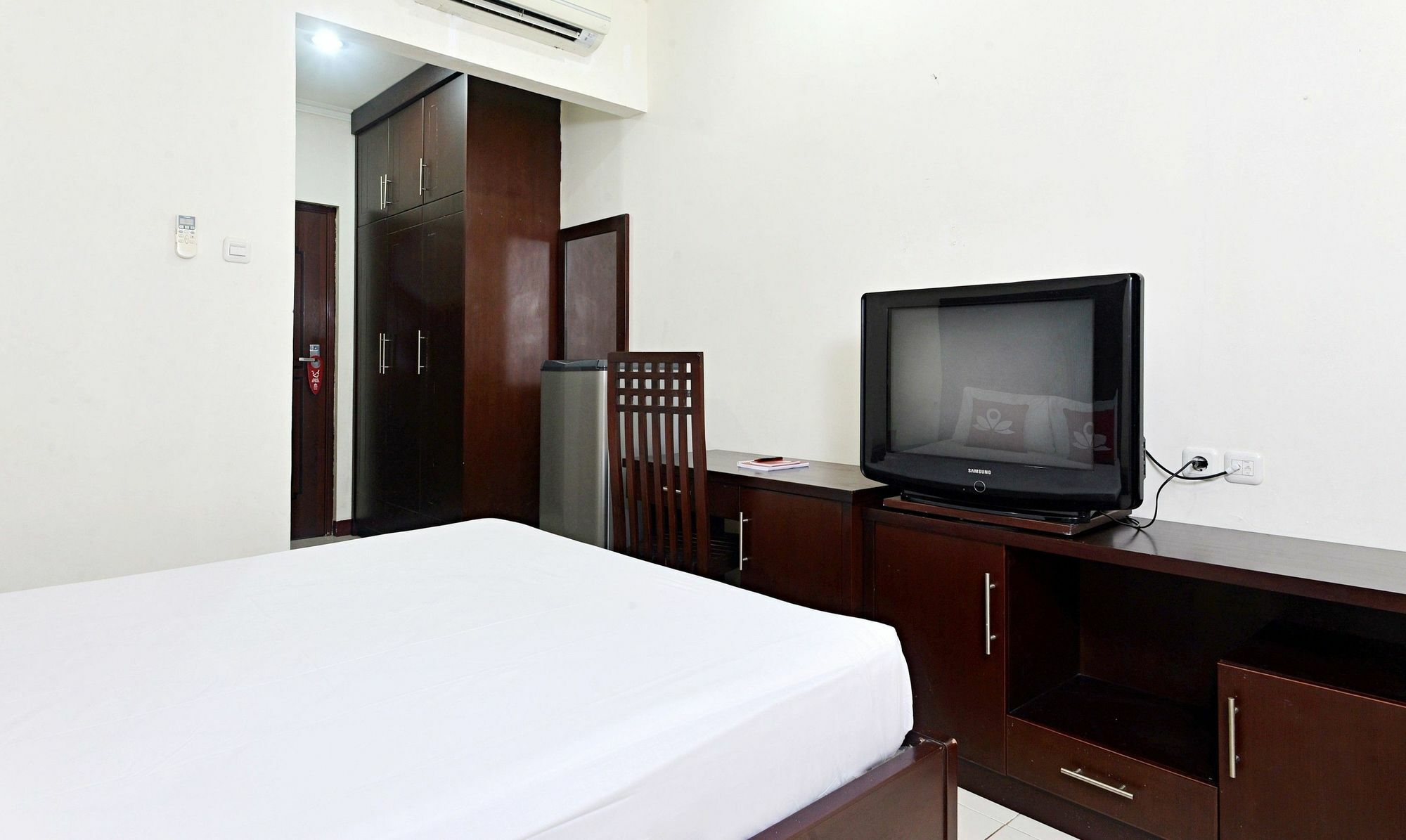 Zen Rooms Kuningan Tiong Jakarta Bagian luar foto